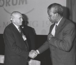 De Klerk and Mandela at the World Economic Forum, Davos, in 1992. (Image: World Economic Forum)