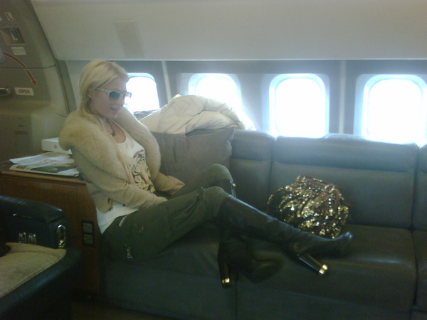 Paris tweeted this pic of her taking off in her private jet for the match today.
