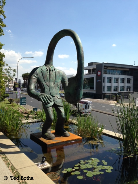 Outdoor sculpture at Circa, Everard Read Gallery's satellite gallery, Rosebank Outdoor sculpture at Circa, Everard Read Gallery's satellite gallery, Rosebank