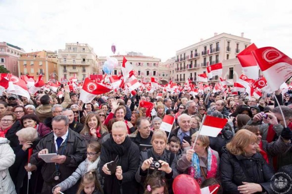 Princess Charlene and Prince Albert present royal twins to Monaco residents Princess Charlene and Prince Albert present royal twins to Monaco residents