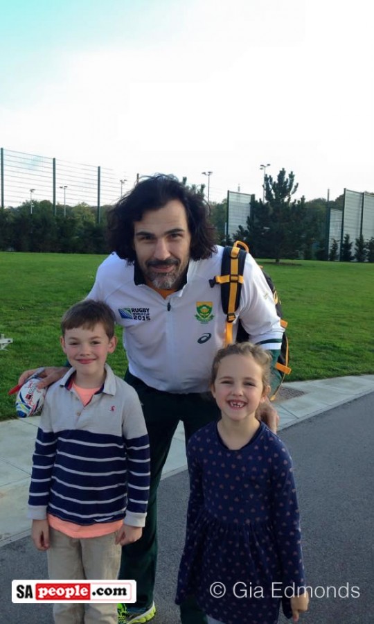 Springboks with fans, at training field in Surrey Springboks with fans, at training field in Surrey