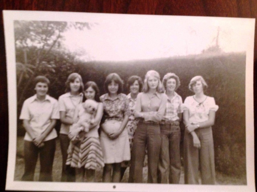 Jill on far left, Di, thrid from right, 14 years old!! 1974 Jill on far left, Di, thrid from right, 14 years old!! 1974