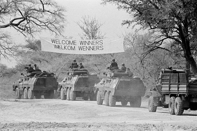 A message of support upon the withdrawal of SADF forces from southern Angola, ending Operation Packer, 30 August 1988. Photo by John Liebenberg. Source: notmywarproject.blogspot.com