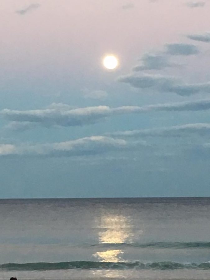 Supermoon on the Gold Coast, Queensland, Australia. By Gavin Baxter