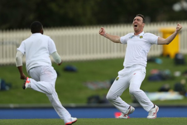 kyle_abbott_temba_bavuma_600x400
