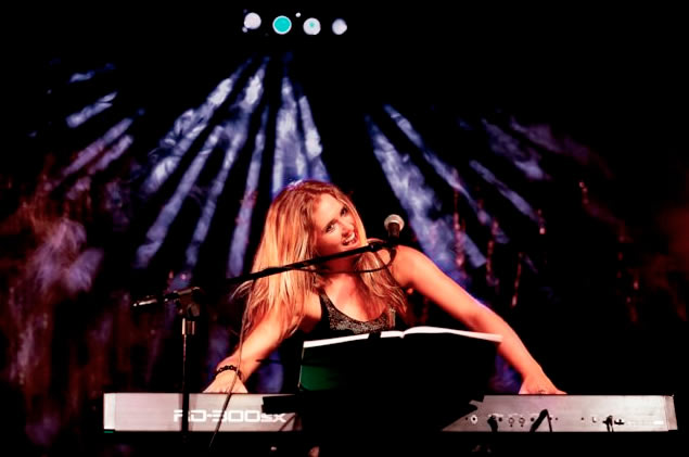 south-african-singer-zarni South African singer Zarni