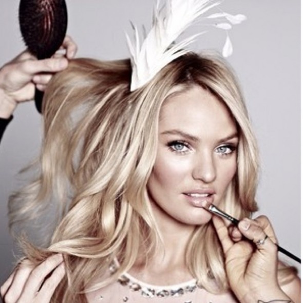 Candice Swanepoel is using Instagram