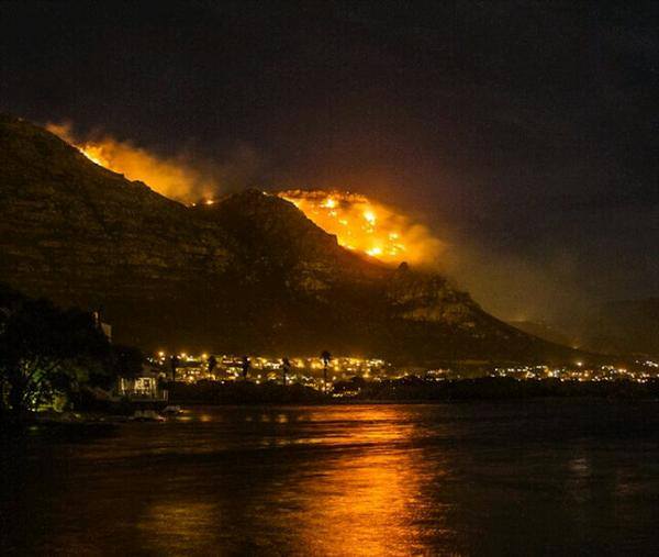 Muizenberg fire, Cape Town Muizenberg fire, Cape Town