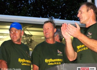 Francois Pienaar and 1995 Springbok in London for morning jog