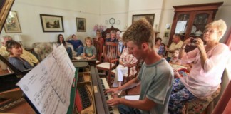 Karoo piano player