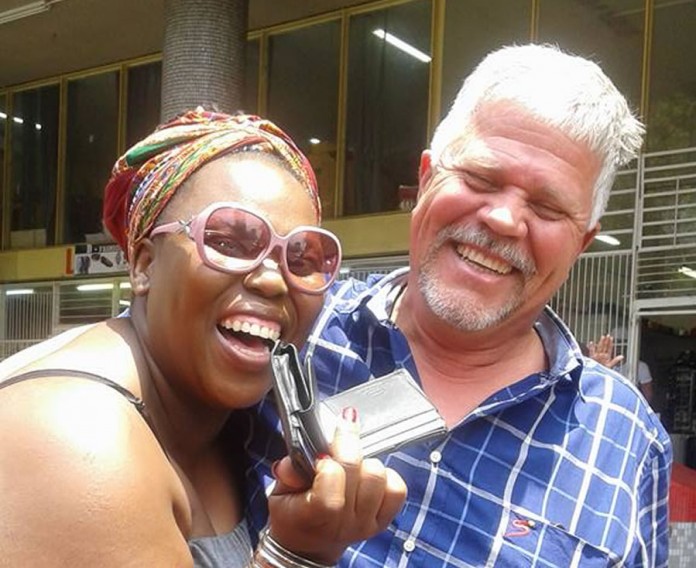 Wallet and owner reunited in South Africa Wallet and owner reunited in South Africa