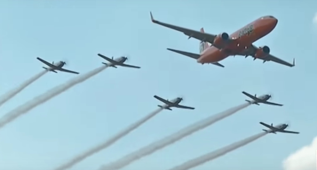 100 Planes Take Off Over Pretoria for Air Show VIDEO SAPeople
