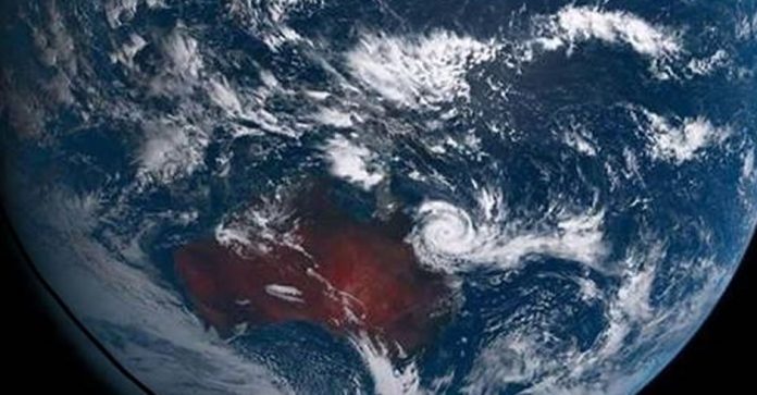 australia cyclone debbie