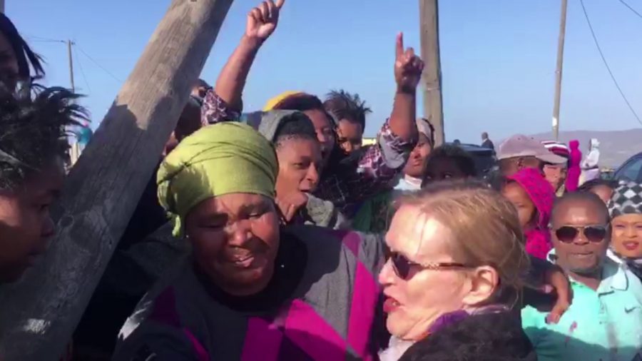 Knysna Residents ToyiToyi with Helen Zille, Shocked President Zuma