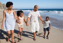 vacation-family-beach