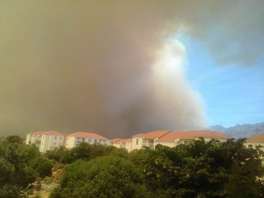 Houses Burnt as Thick Smoke Billows Above Cape Town from ...