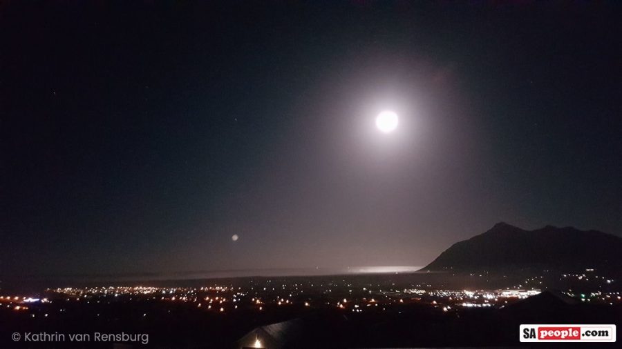 Full moon noordhoek