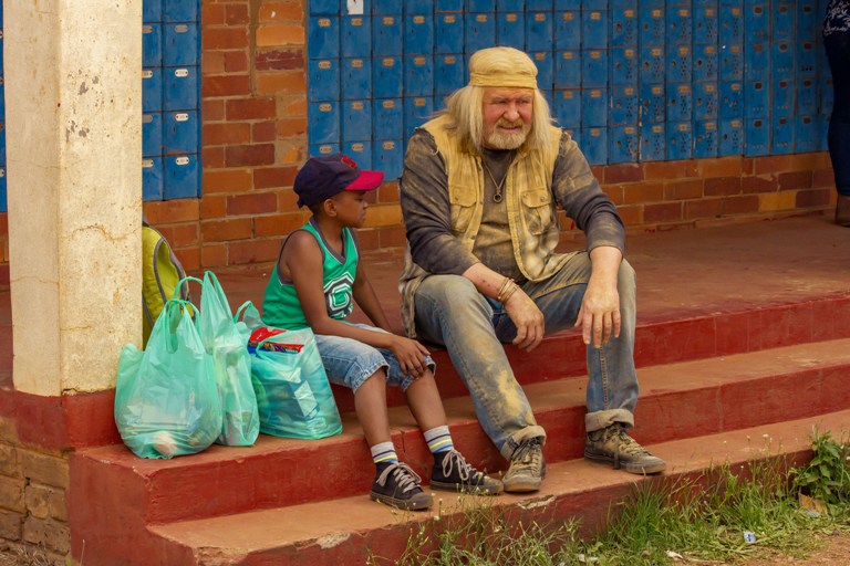 Themba Ntuli and Leon Schuster