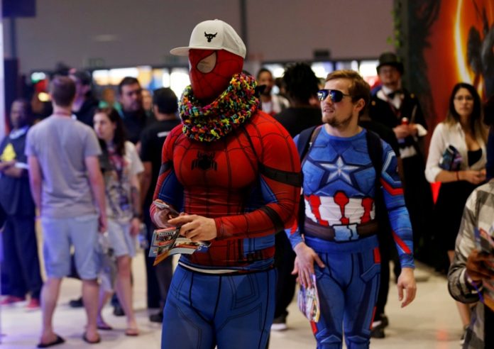 2018-09-14T152243Z_1_LYNXNPEE8D1GO-OZATP_RTROPTP_4_OZATP-UK-SAFRICA-COMICCON