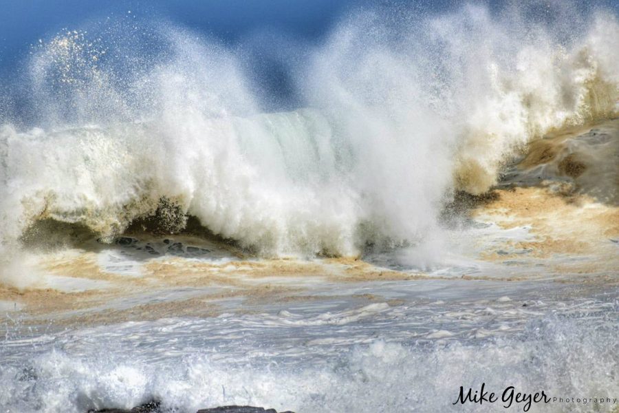 full moon big waves equinox in east london sea