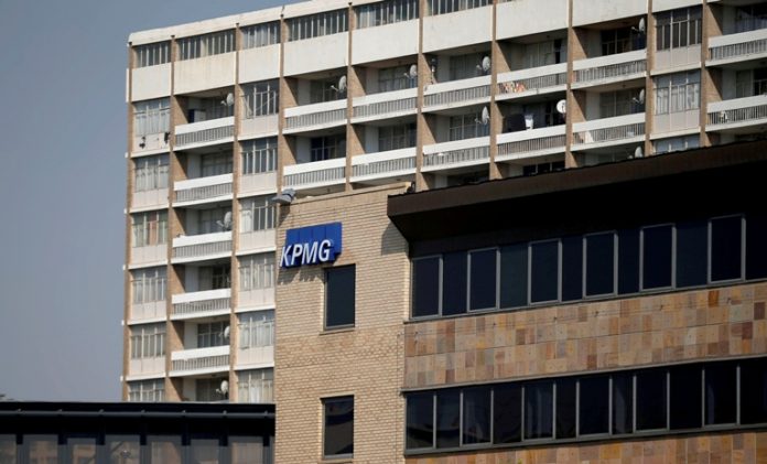 2018-12-10T082338Z_1_LYNXMPEEB90G6-OZABS_RTROPTP_4_OZABS-UK-SAFRICA-KPMG
