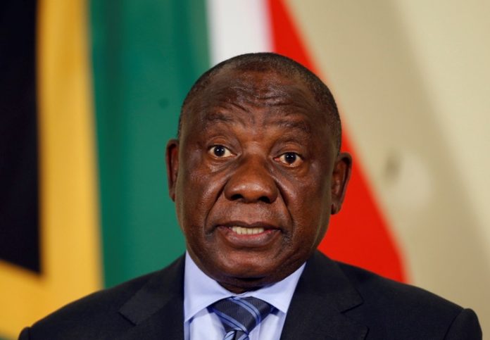 2018-12-14T074325Z_1_LYNXMPEEBD0G4-OZATP_RTROPTP_4_OZATP-UK-SAFRICA-POLITICS