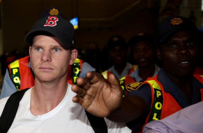 2018-12-21T090904Z_1_LYNXNPEEBK0M6-OZASP_RTROPTP_4_OZASP-UK-CRICKET-AUSTRALIA-SMITH