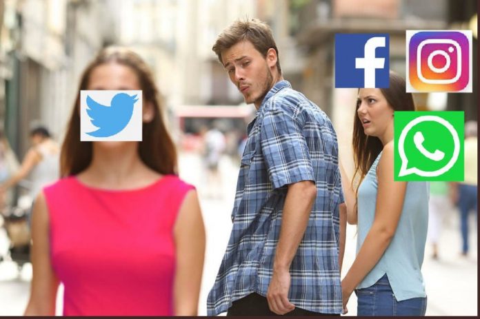 whatsapp twitter down
