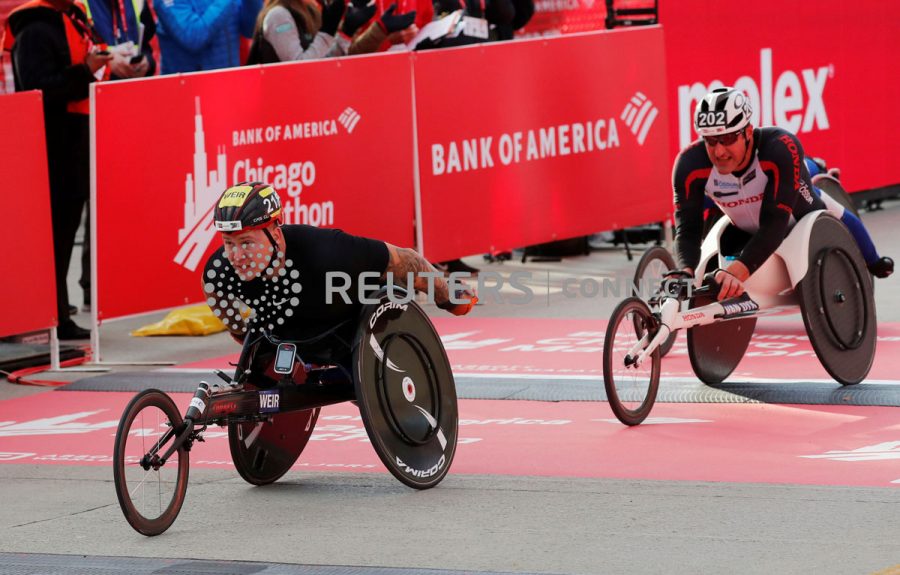 Ernst van Dyk at the Chicago Marathon wheelchair race