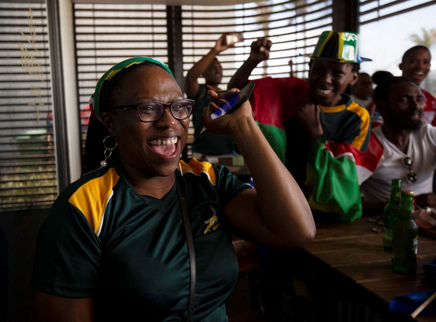 Rugby World Cup - Final - Fans watch England v South Africa in Cape Town