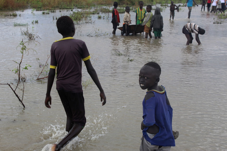 Heavy Rains and Floods Displace Hundreds of Thousands in East Africa - SAPeople News