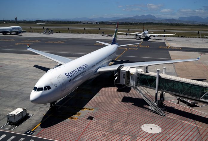 2019-11-15T073920Z_1_LYNXMPEFAE0J6-OZATP_RTROPTP_4_OZATP-UK-SAFRICA-SAA