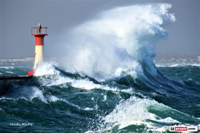 kalk bay monster waves kalk bay monster waves