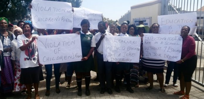 pupils double matric 100 percent pass Coselelani High School pupils double matric 100 percent pass Coselelani High School