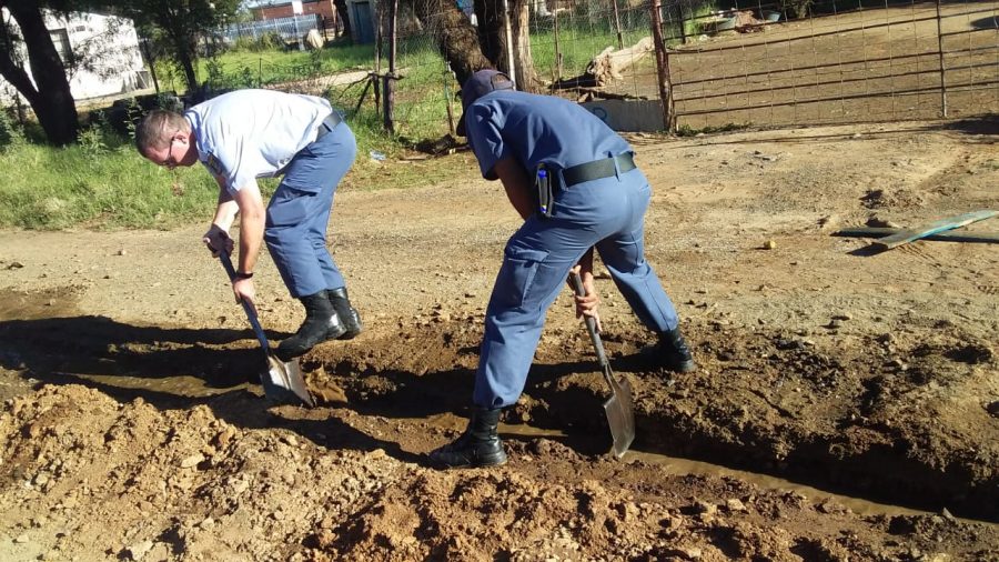 police assist kimberley residents 3