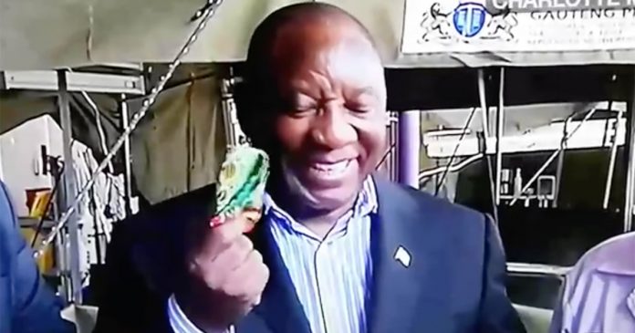 president-ramaphosa-laughs-mask-incident president ramaphosa laughs mask incident
