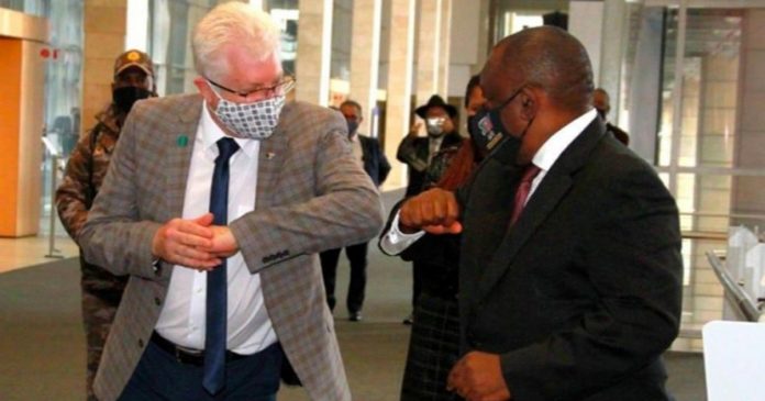 alan winde cyril ramaphosa cape town south africa alan winde cyril ramaphosa cape town south africa