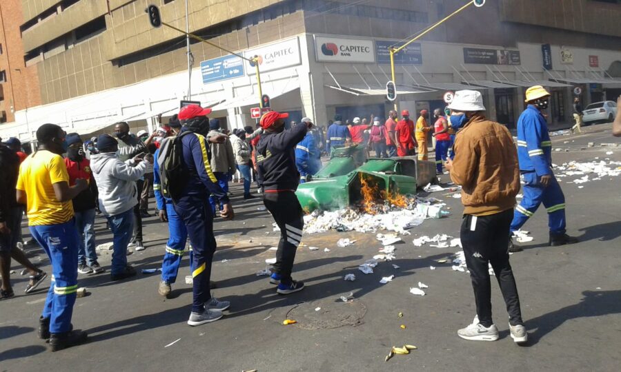 protest by SAMWU members