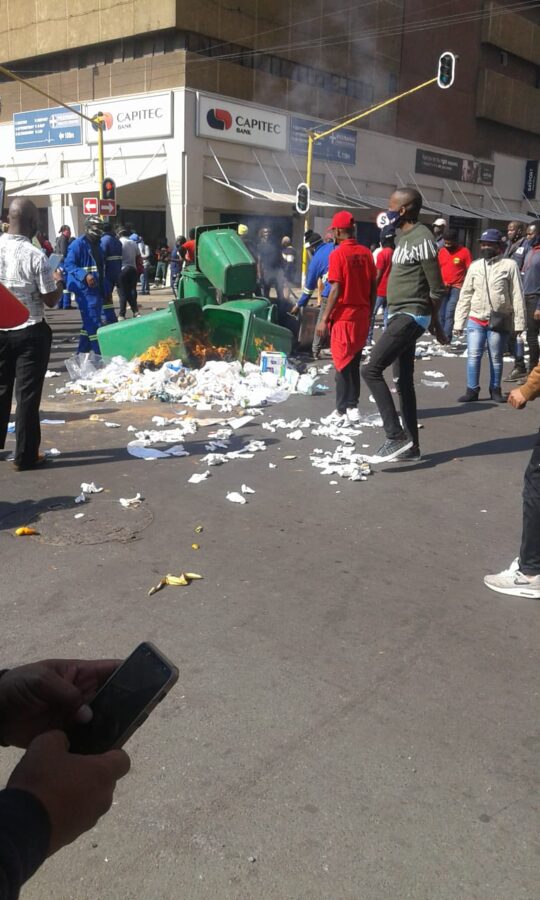 protest by SAMWU members at Tshwane House