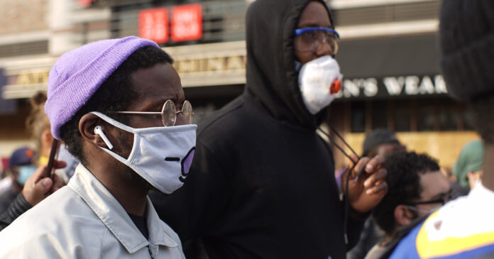 black-african-men-and-coloured-people-more-chance-die-covid-scopio Black Africans, Coloureds and Males are more likely to die of Covid-19 in South Africa.