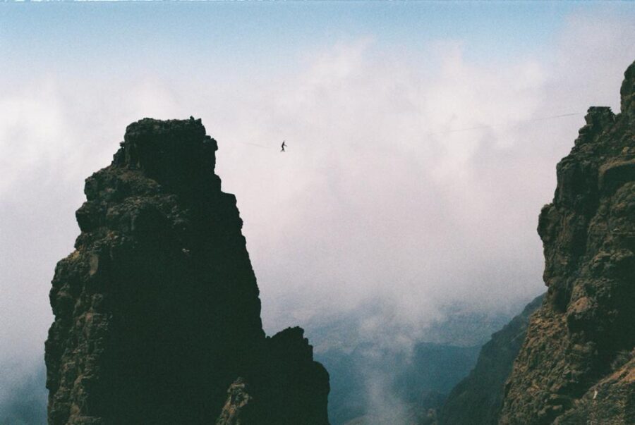 tim-slacklining-drakensberg