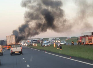 Two trucks burning at Etwatwa, near Benoni in Gauteng. Photo: FB / SA Long Distance Truckers