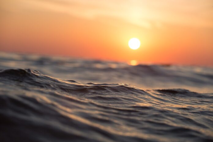 waves drowning pix