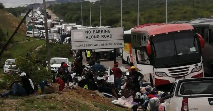 beitbridge-border-sa-zimbabwe Dr Mkhize Urged to Resolve Beitbridge Backlog After Tragic Fatalities