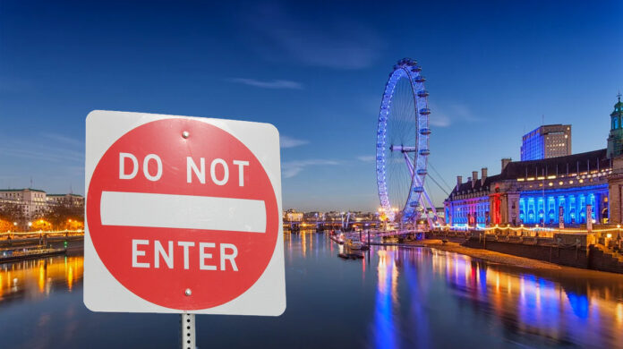 south-africa-flights-stopped-england England Stops All Flights from South Africa Urgently