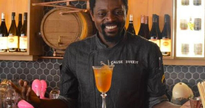 south-african-drinks-indigenous-ingredients Michael Mudzenda, charismatic bartender at Cause & Effect can’t resist the opportunity to craft a tasty cocktail. Locals and tourists flock to Cause & Effect to taste unique mixes using indigenous ingredients. Here he serves up a “Rooibos Spritz” – a refreshing cocktail for the summer holidays.