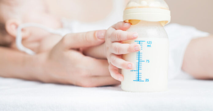 baby-formula-milk-arrest-dad-iStock-480500794-th baby-formula-milk-arrest-dad-iStock-480500794-th
