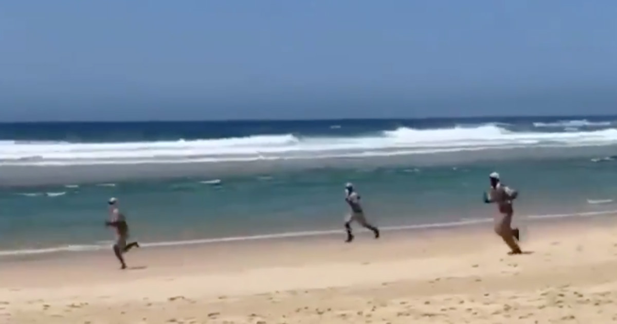 WATCH Funny Video Captures Cops Chasing Surfer On South African Beach - SAPeople - Worldwide South African News WATCH Funny Video Captures Cops Chasing Surfer On South African Beach - SAPeople - Worldwide South African News