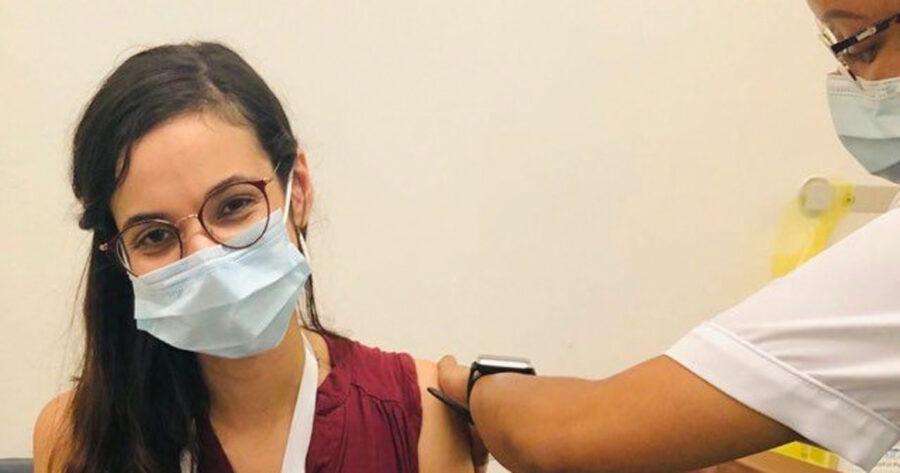Dr Domingo being vaccinated in Cape Town, South Africa. Photos supplied.