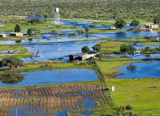 Northern-Cape-villages-cut-off-floods